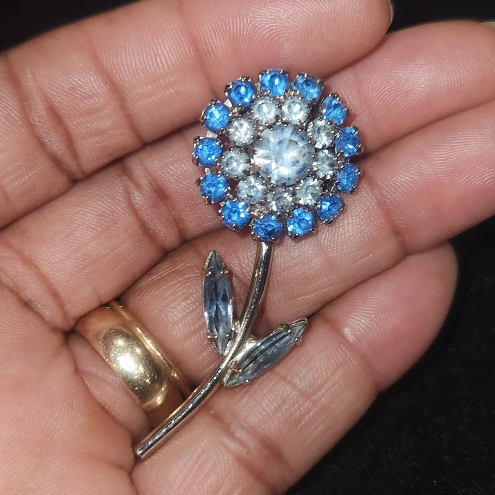 Vintage Blue and Clear Rhinestone Flower Brooch Silver Tone Floral Pin 2.5‎ Inch
